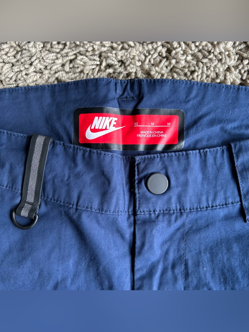 Nike Sportwear Joggers Mens 32x28 Navy Blue Bonded Tech Woven Essentials Pants - Picture 2 of 16